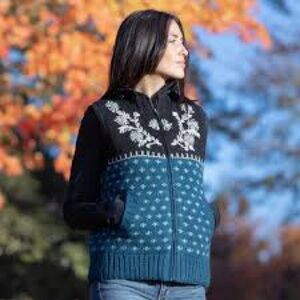 Lost Horizons Handcrafted with love in Nepal Wool Sweater Vest Sz L